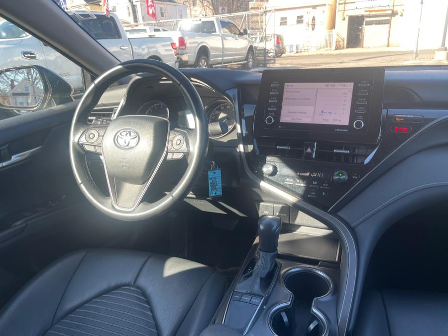 2022 Toyota Camry SE Auto (Natl) photo