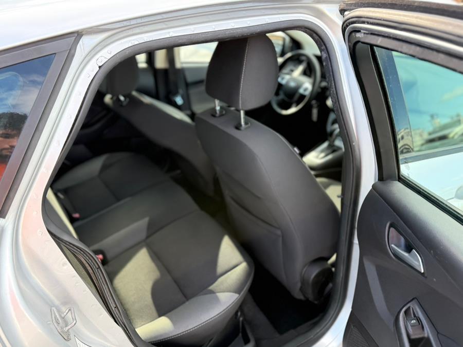 2014 Ford Focus SE photo