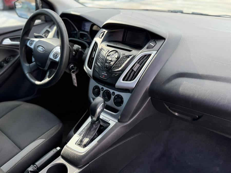 2014 Ford Focus SE photo