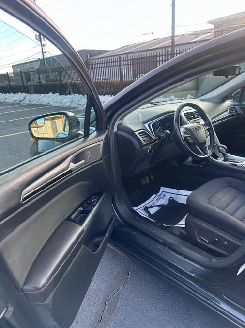2014 Ford Fusion SE photo