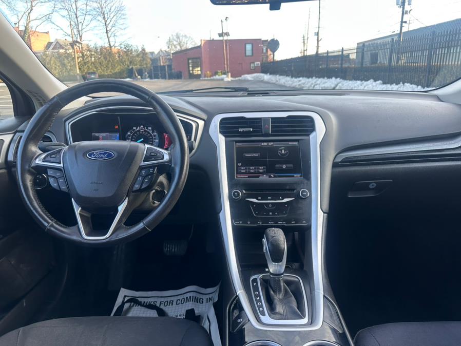 2014 Ford Fusion SE photo