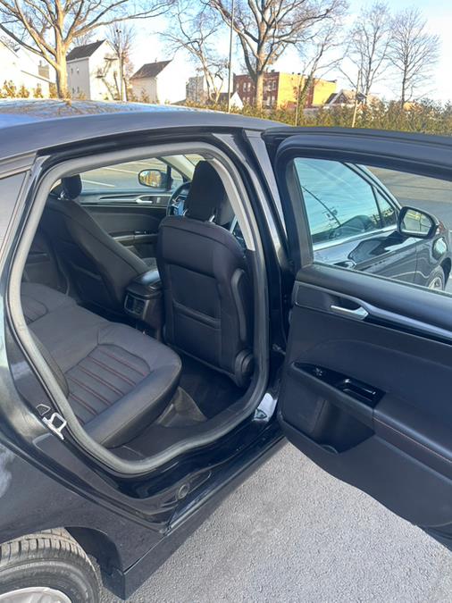 2014 Ford Fusion SE photo