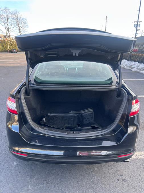 2014 Ford Fusion SE photo