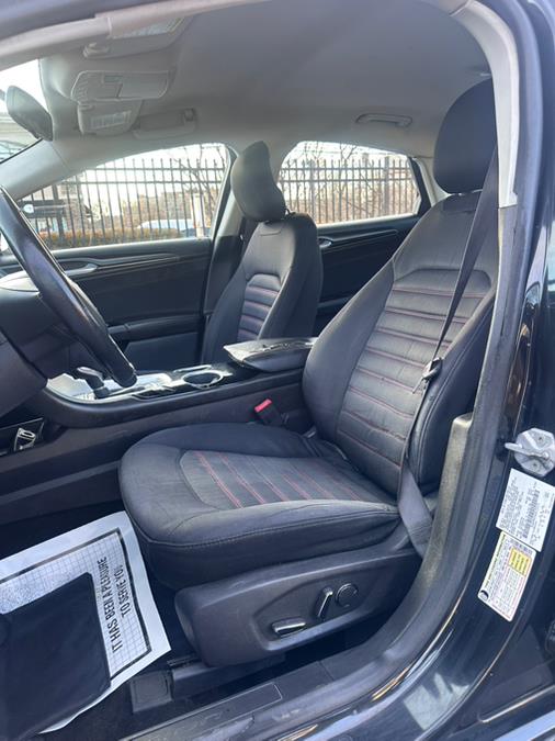 2014 Ford Fusion SE photo