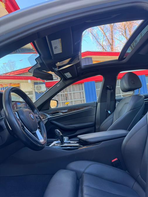 2017 BMW 5-Series 530i xDrive Sedan photo