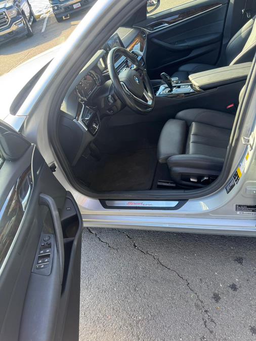 2017 BMW 5-Series 530i xDrive Sedan photo