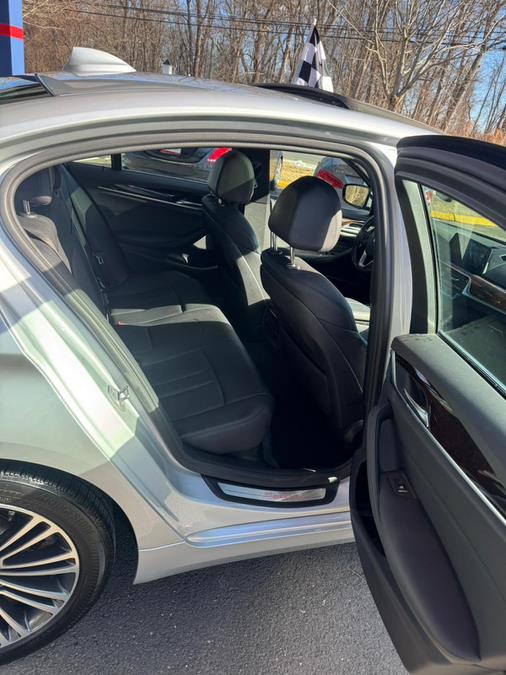 2017 BMW 5-Series 530i xDrive Sedan photo