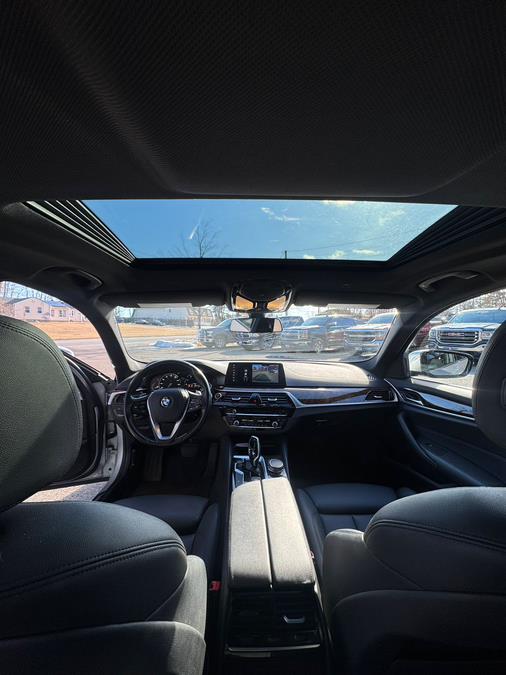 2017 BMW 5-Series 530i xDrive Sedan photo