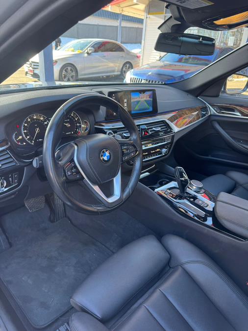 2017 BMW 5-Series 530i xDrive Sedan photo