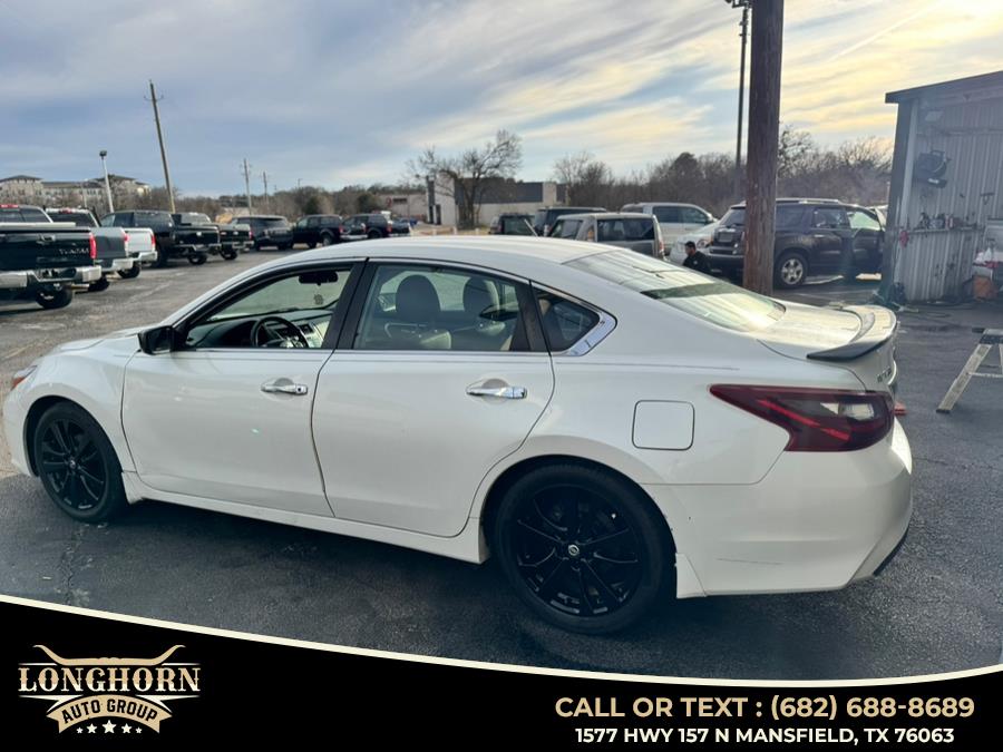 2017 Nissan Altima 2017.5 2.5 SR Sedan photo