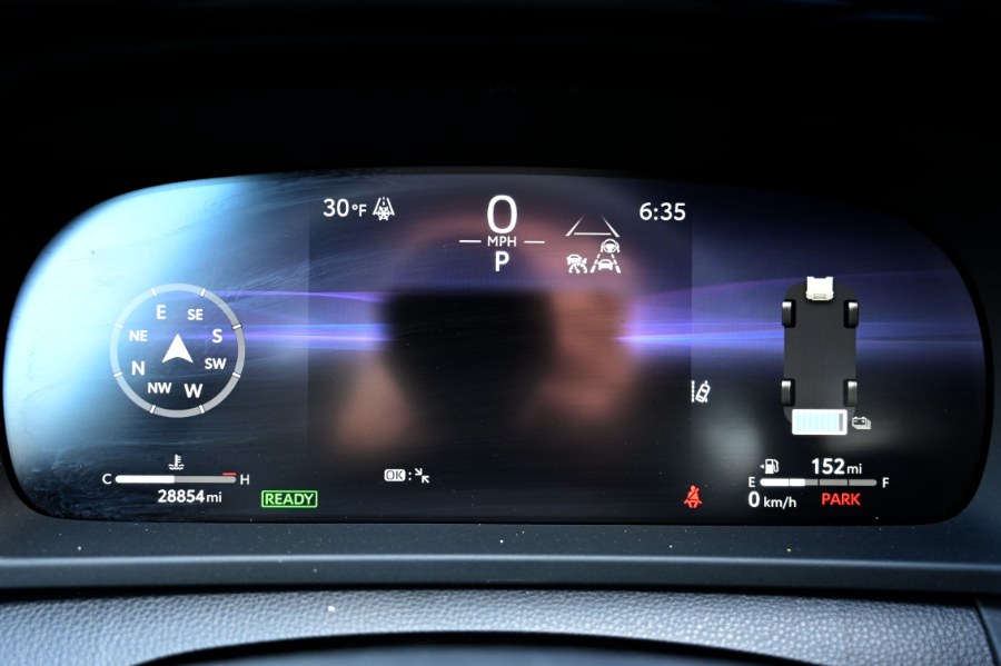 2023 Toyota Crown XLE AWD photo