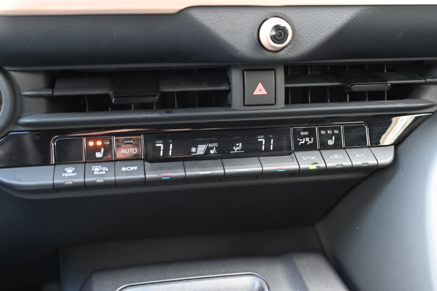 2023 Toyota Crown XLE AWD photo