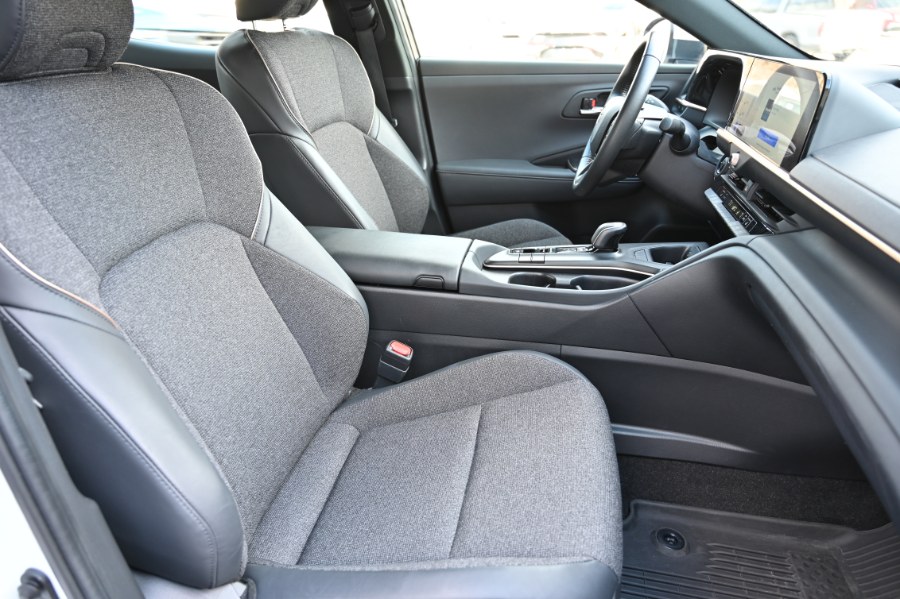 2023 Toyota Crown XLE AWD photo