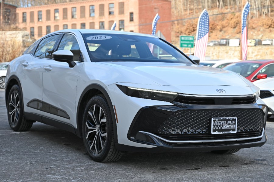 2023 Toyota Crown XLE AWD photo