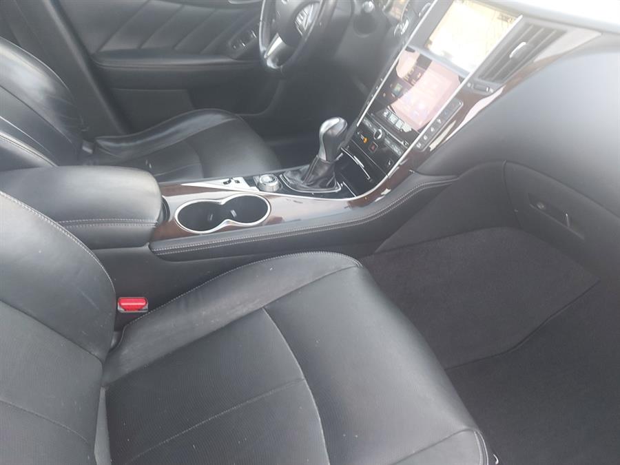 2014 Infiniti Q50 photo