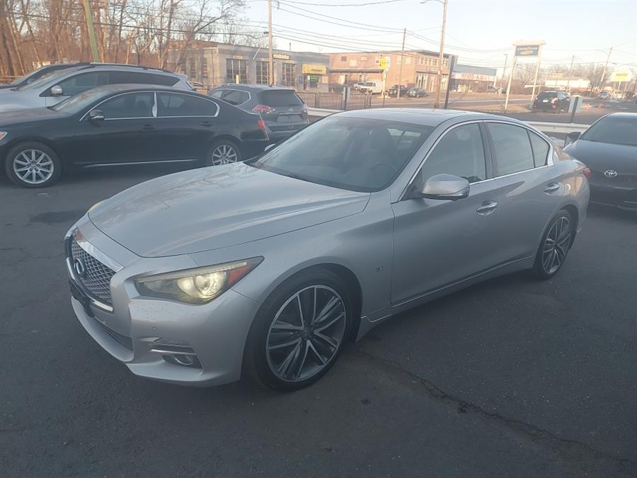 2014 Infiniti Q50 photo