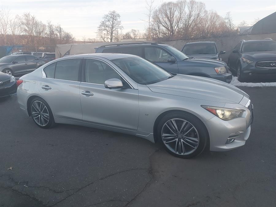 2014 Infiniti Q50 photo
