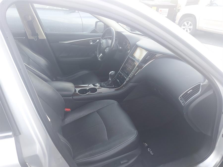 2014 Infiniti Q50 photo