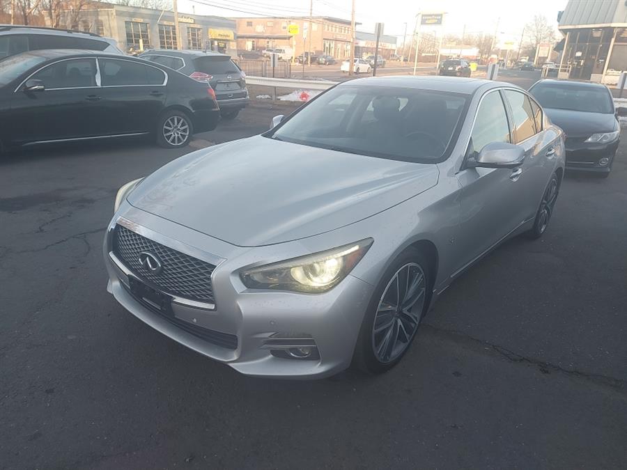 2014 Infiniti Q50 photo