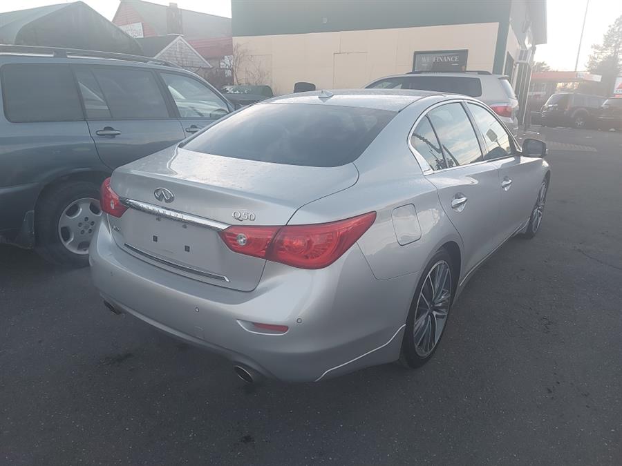 2014 Infiniti Q50 photo
