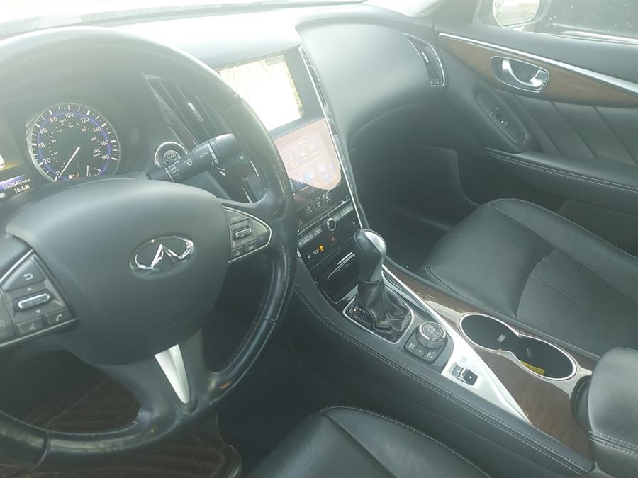 2014 Infiniti Q50 photo