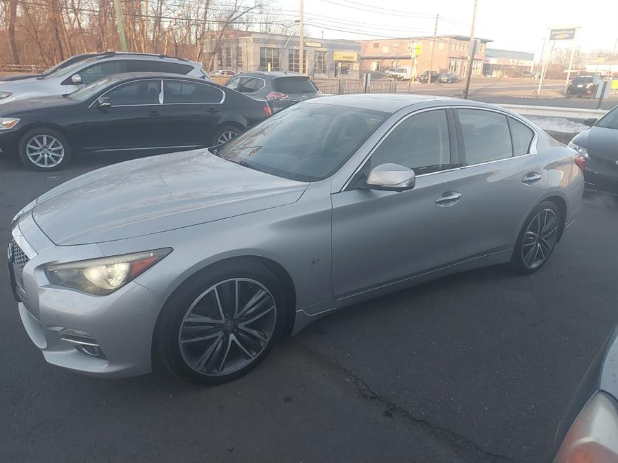 2014 Infiniti Q50 photo