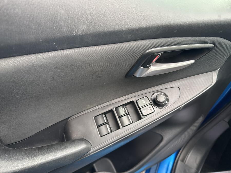 2019 Toyota Yaris LE photo