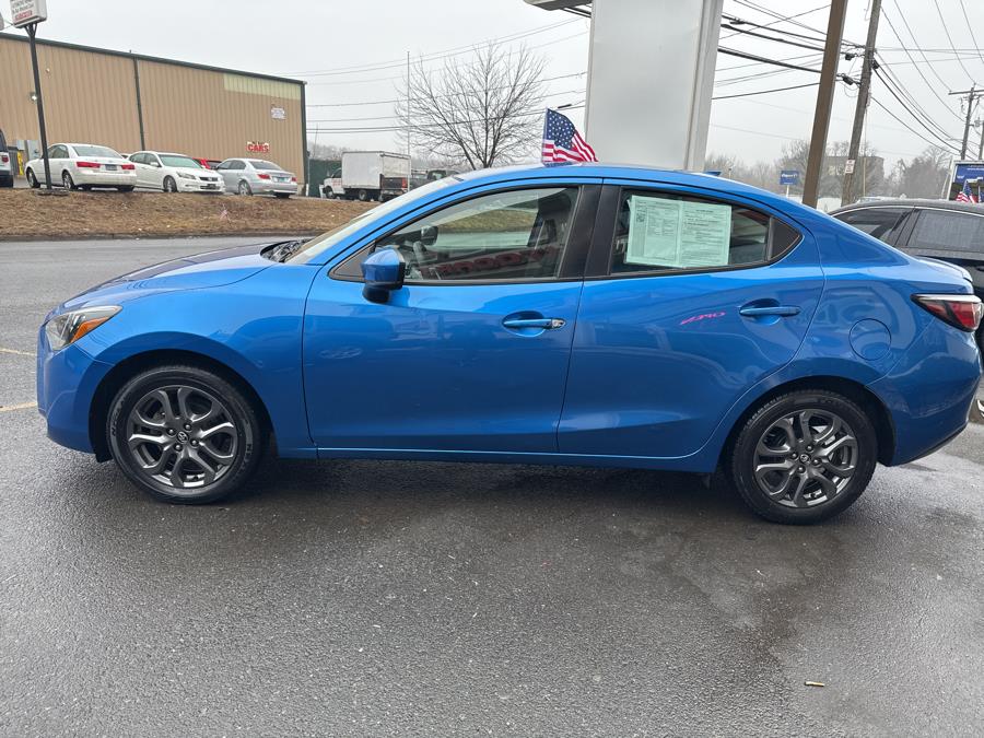 2019 Toyota Yaris LE photo