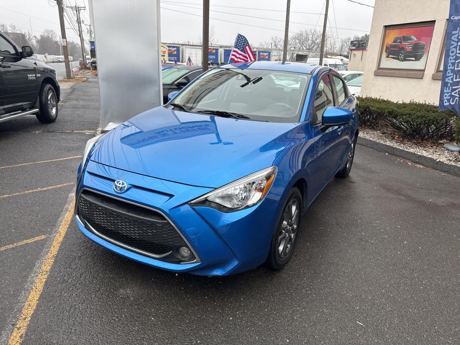 2019 Toyota Yaris LE photo