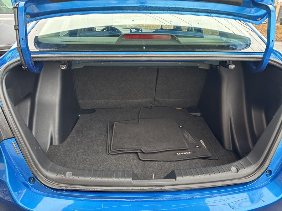 2019 Toyota Yaris LE photo