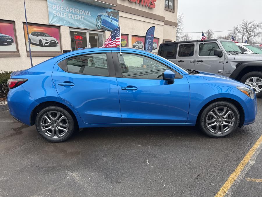 2019 Toyota Yaris LE photo