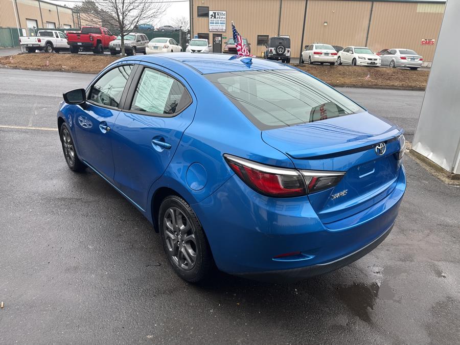 2019 Toyota Yaris LE photo