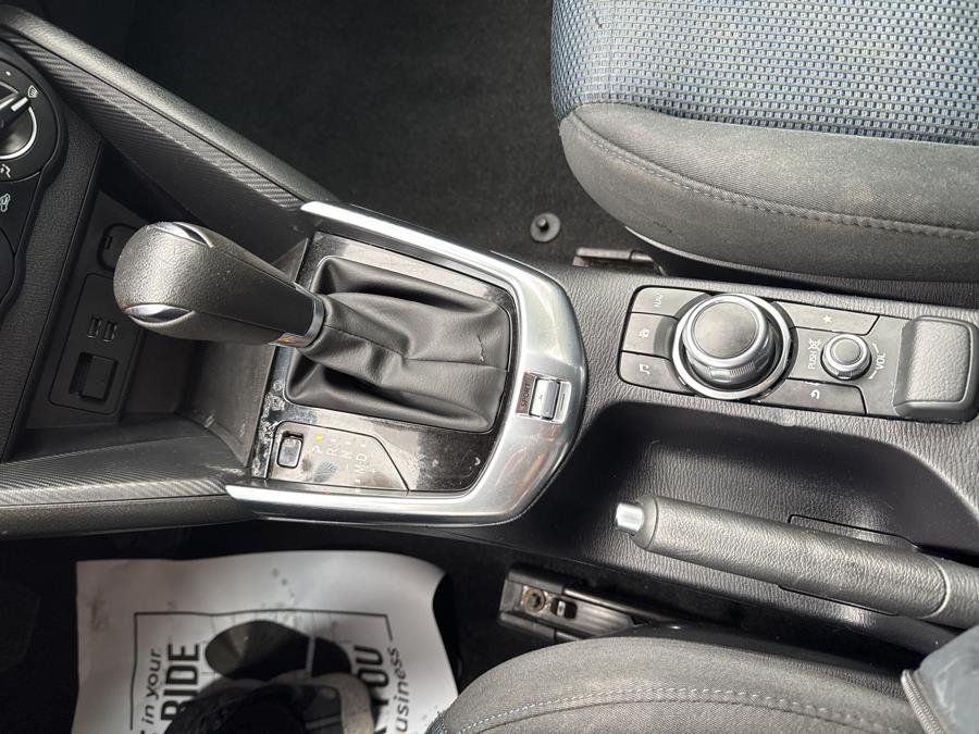 2019 Toyota Yaris LE photo