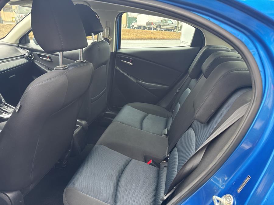2019 Toyota Yaris LE photo
