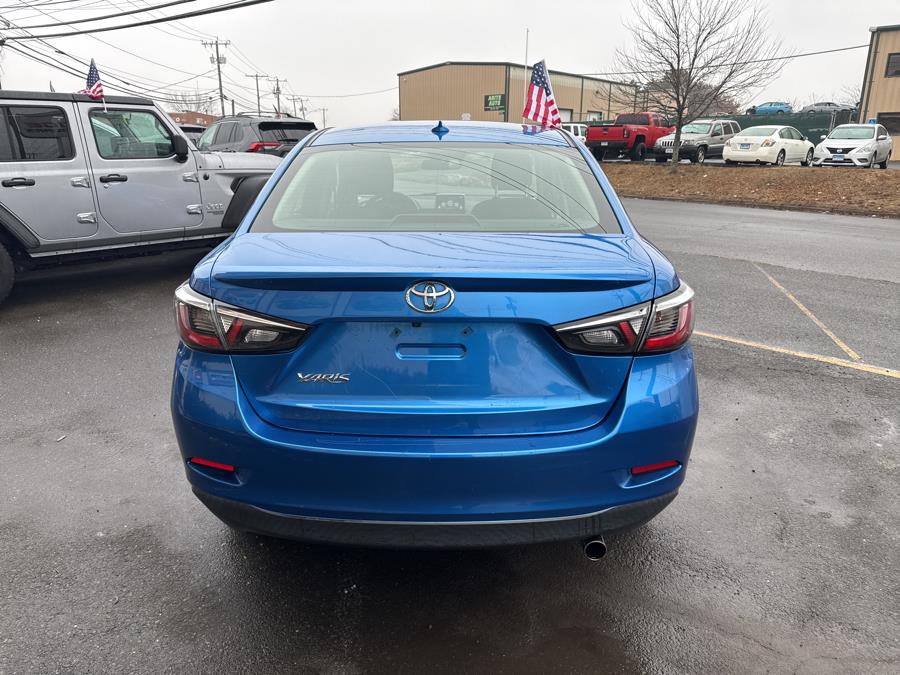 2019 Toyota Yaris LE photo