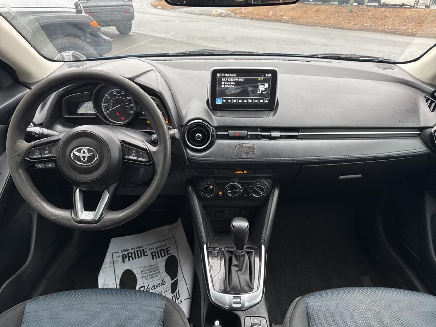 2019 Toyota Yaris LE photo