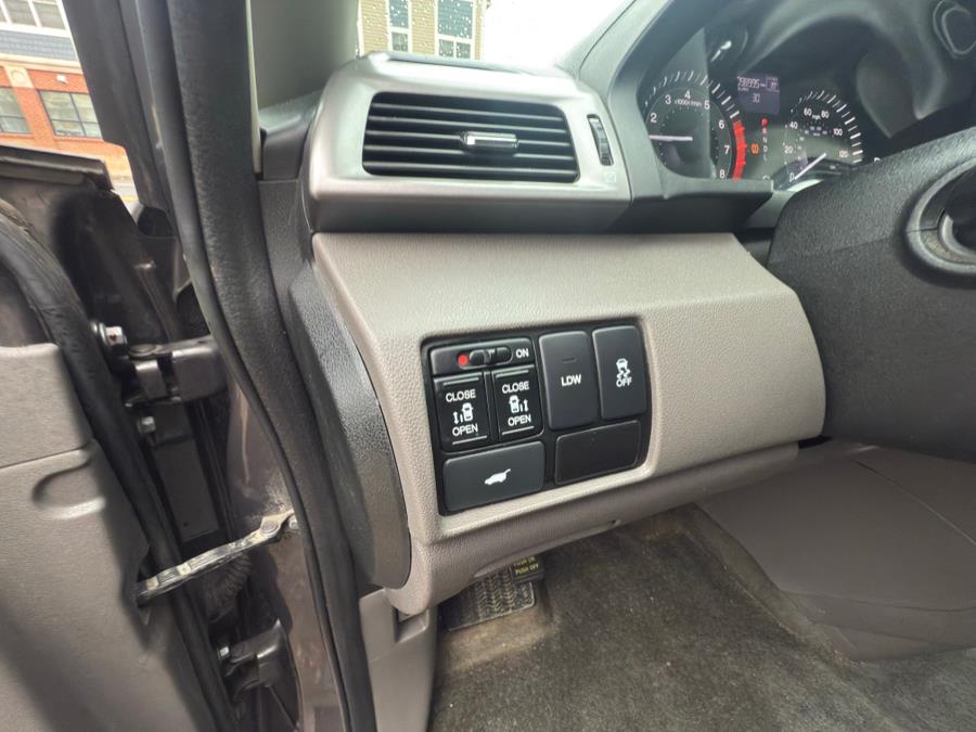 2015 Honda Odyssey 5dr EX-L photo