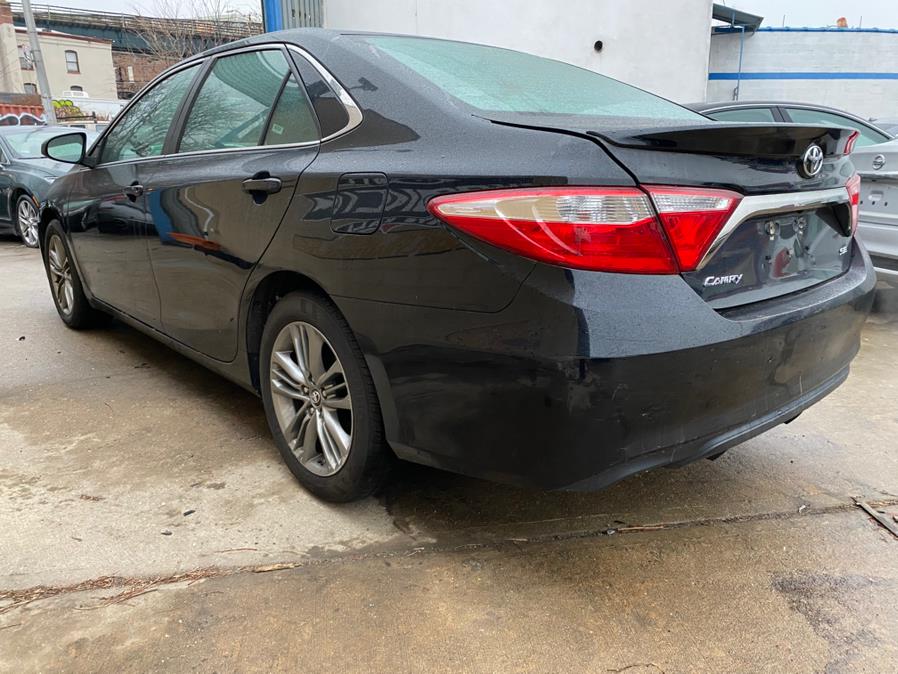 2017 Toyota Camry SE Auto (Natl) photo