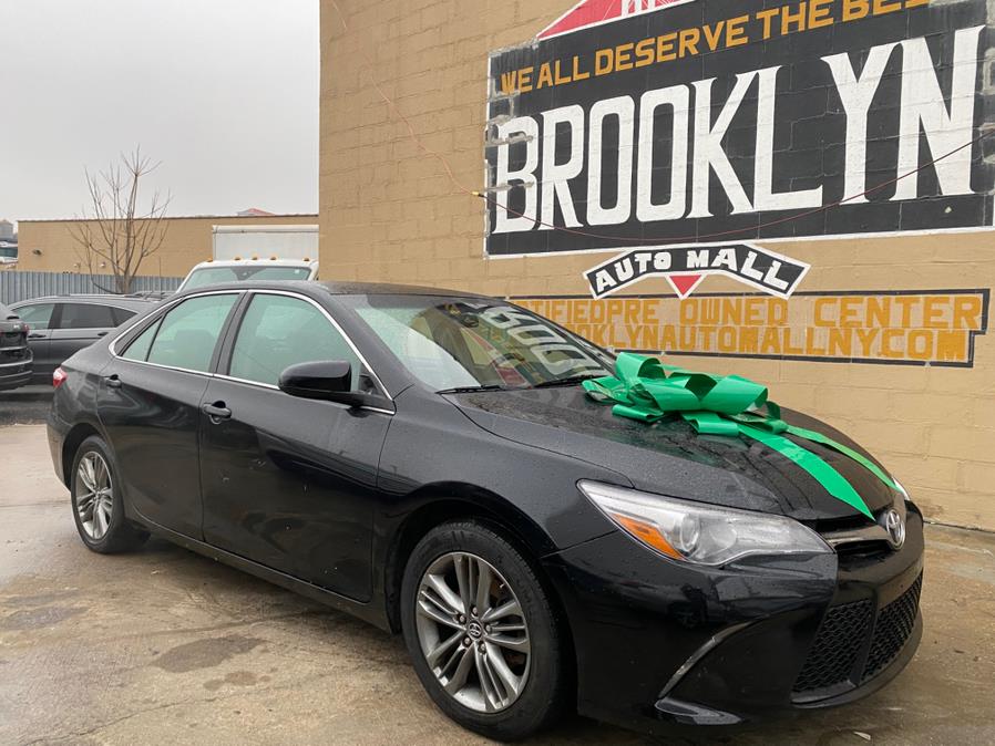 2017 Toyota Camry SE Auto (Natl) photo