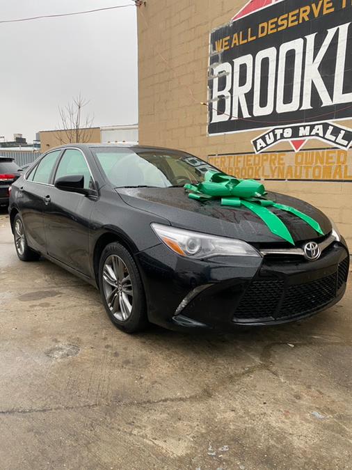 2017 Toyota Camry SE Auto (Natl) photo