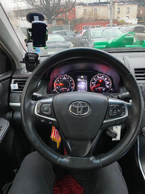 2017 Toyota Camry SE Auto (Natl) photo