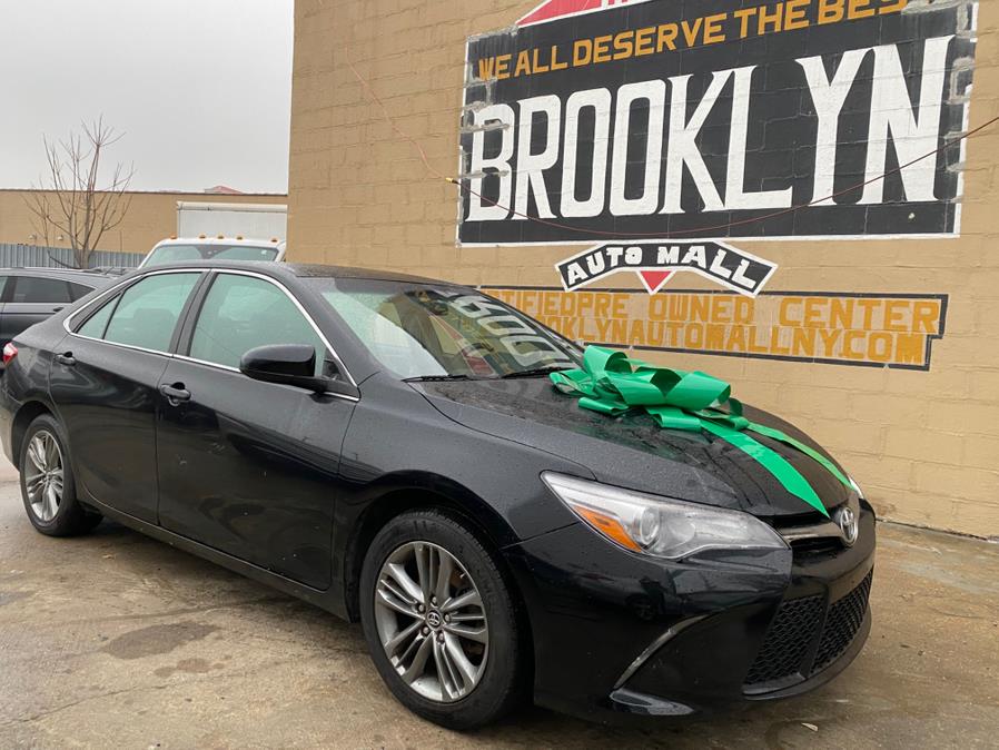 2017 Toyota Camry SE Auto (Natl) photo