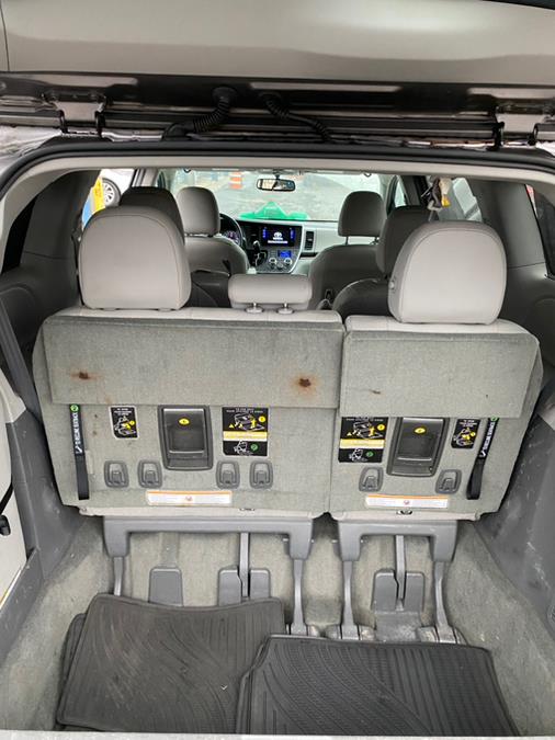 2016 Toyota Sienna 5dr 8-Pass Van XLE Premium  FW photo