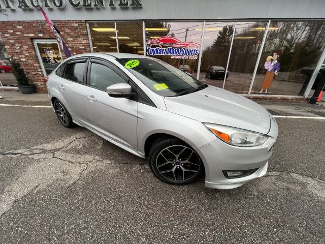2015 Ford Focus 4dr Sdn SE photo