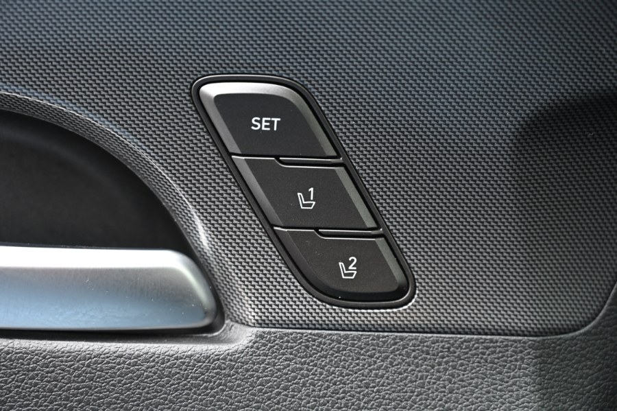 2022 Hyundai Santa Fe Limited AWD photo