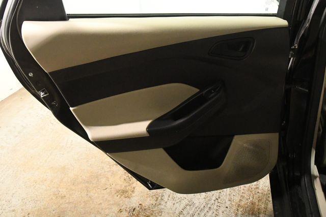 2012 Ford Focus SE photo