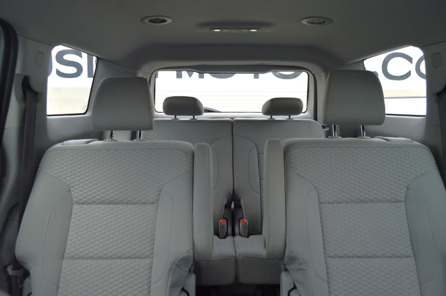 2017 GMC Acadia FWD 4dr SLE w/SLE-2 photo