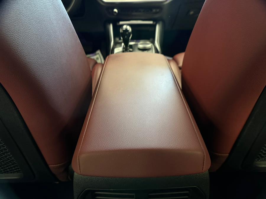 2022 BMW 3-Series 330i xDrive Sedan North Americ photo
