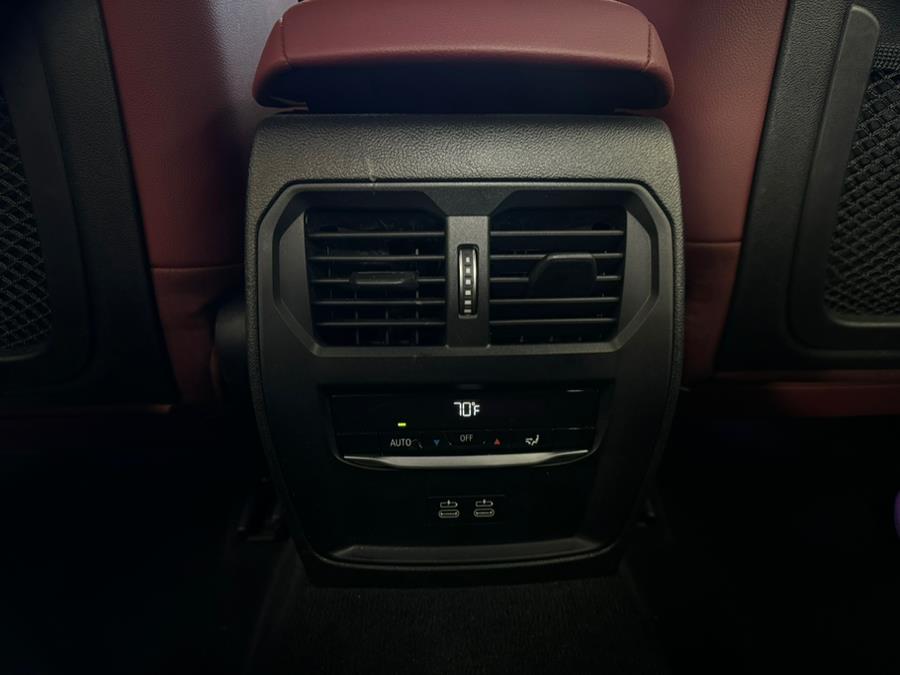 2022 BMW 3-Series 330i xDrive Sedan North Americ photo