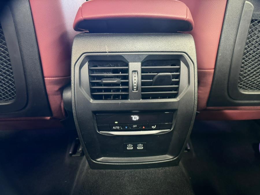 2022 BMW 3-Series 330i xDrive Sedan North Americ photo